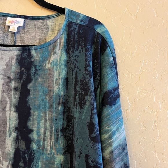 LuLaRoe Teal Print Dolman Sleeve Top - Picture 4 of 13